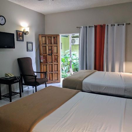 Christar Villas Hotel Κίνγκστον Εξωτερικό φωτογραφία